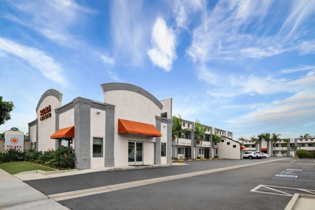 Solara Inn and Suites – Top-Rated Anaheim Hotel with Outdoor Pool